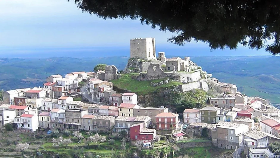 Το ιταλικό χωριό που διατάσσει τους κατοίκους του να… μην αρρωσταίνουν – Το διάταγμα του δημάρχου