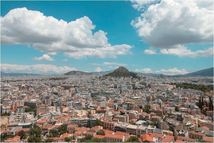 Ακίνητα: Ποιοι μπορούν να λάβουν άτοκα δάνεια έως 25.000 ευρώ για να αναβαθμίσουν τα σπίτια τους