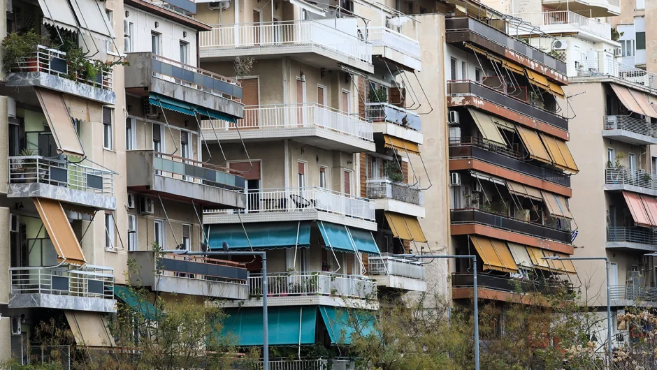 Ανακαίνιση κατοικίας: Επιδότηση έως 8.100 ευρώ ή άτοκο δάνειο έως 25.000 ευρώ