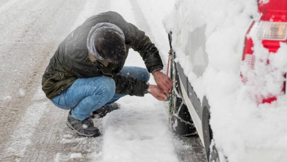 Κακοκαιρία: Υποχρεωτικός εφοδιασμός όλων των οχημάτων στη Θεσσαλία με αντιολισθητικές αλυσίδες