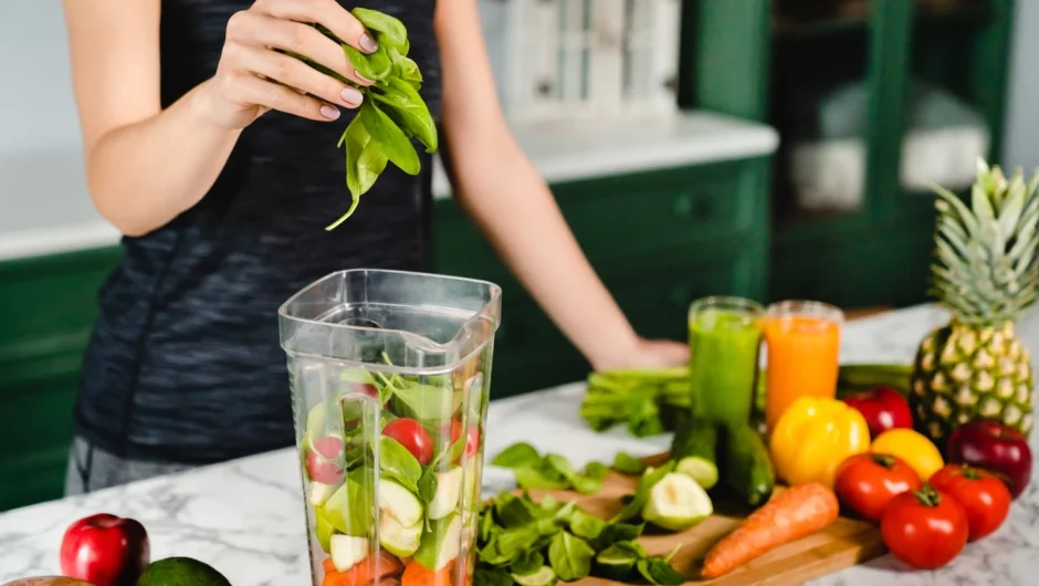 Πώς να αποτοξινώσετε το σώμα σας μετά τις γιορτές