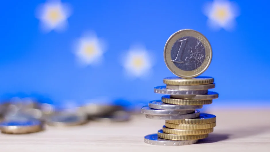 2025: Οι προοπτικές για ΑΕΠ, χρέος και εισοδήματα