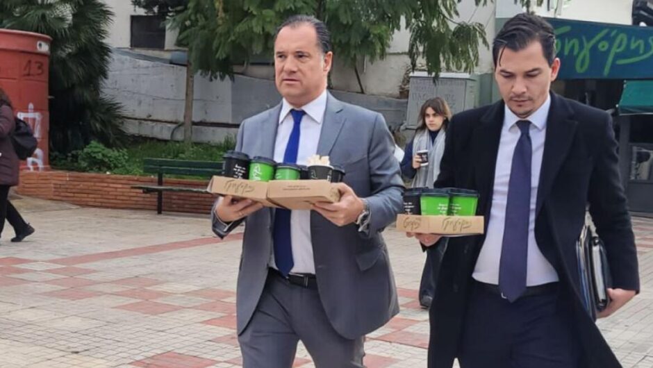 Άδωνις Γεωργιάδης / Μετά τους καφέδες σερβίρει ιδιώτες στον ΕΟΠΥΥ