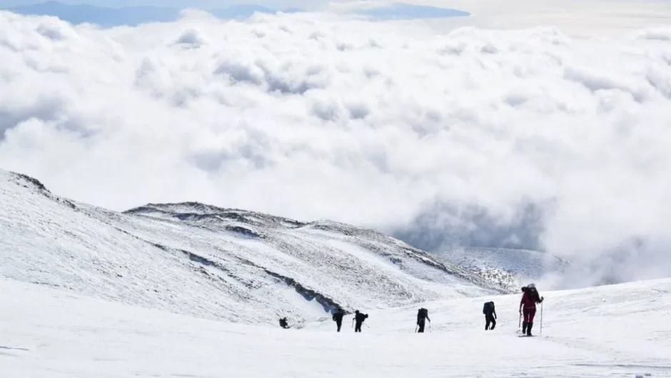 Εντυπωσιάζει ο χιονισμένος Ψηλορείτης – Εικόνες