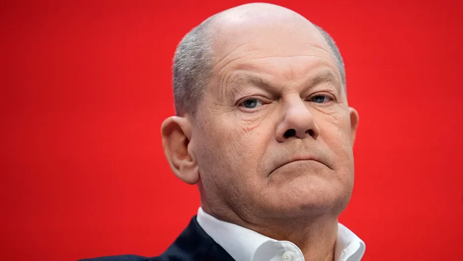 Αλλοι στόχοι, άλλοι δρόμοι