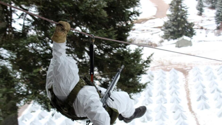 ΣΜΥ: Το εντυπωσιακό βίντεο από την εκπαίδευση μέσα στα χιόνια στο Περτούλι