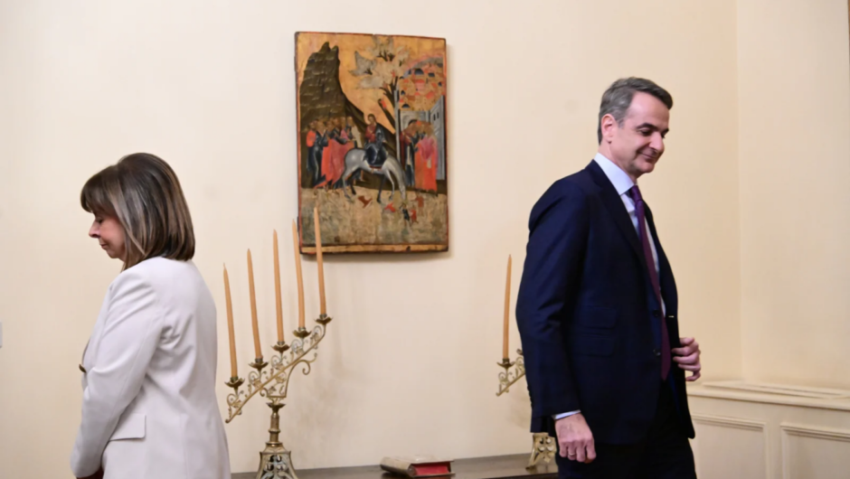 Η Πρόεδρος της Δημοκρατίας «αδειάζει» τον πρωθυπουργό για τα Τέμπη