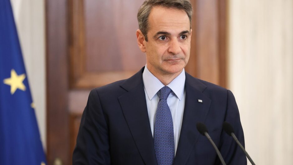 Στο Μαξίμου κάνουν σκέψεις για πρόωρες εκλογές, ο Άδωνις ανακάλυψε ότι οι διαδηλώσεις είναι αντικυβερνητικές