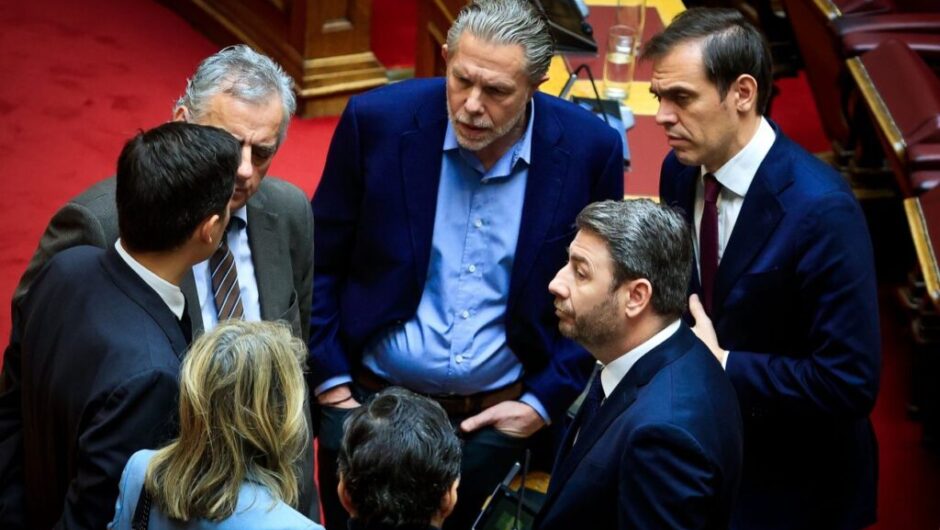 Απογοητεύουν ακόμα και τώρα! Ανδρουλάκης – Φάμελλος “διαγκωνίζονται” για τη «χορηγία» στη ΝΔ αντί να οργανώσουν μια κοινή συνέντευξη Τύπου και να καταγγείλλουν τον Μητσοτάκη και την κυβέρνησή του!