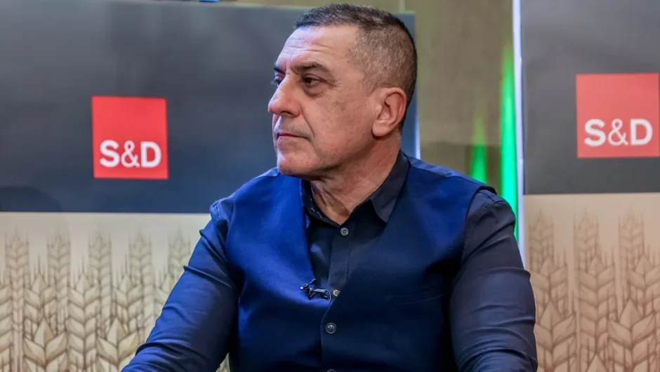 Ο περιφερειάρχης, το «κλόπι πέιστ» και η ελάχιστη ικανοποίηση