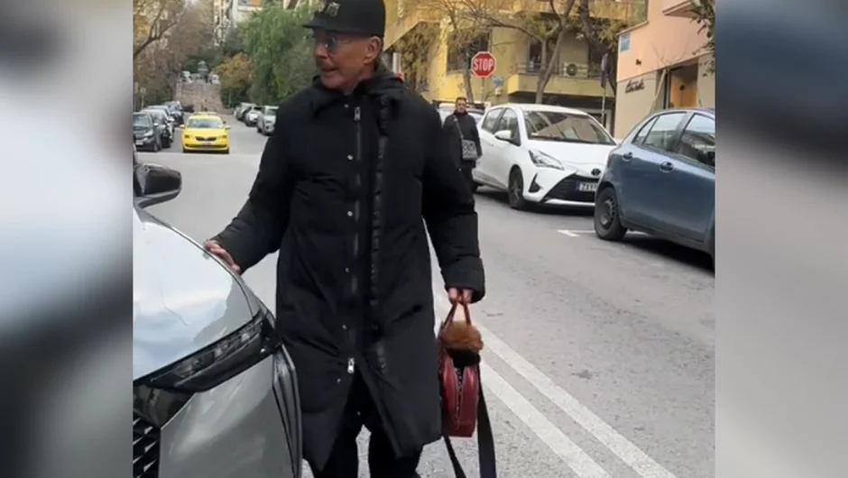 Ο Λάκης Γαβαλάς τρολάρει με βίντεο στο ΤikTok την παράσυρση της Αλεξάνδρας Νίκα στο Κολωνάκι – «Καταραμένη φτώχεια»