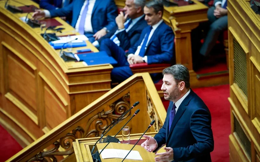 Το προσωπικό στοίχημα του Μητσοτάκη, η αντισυστημική τάση, η κατρακύλα Φάμελλου και 3.000 βιογραφικά στο ΠΑΣΟΚ