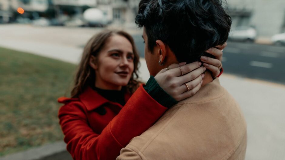 Αυτογκόλ: Τα τρία βασίκα λάθη που σαμποτάρουν κάθε σχέση