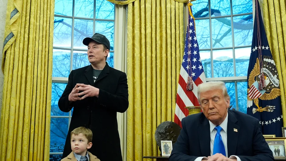 Σαρωτικές περικοπές δαπανών στις ΗΠΑ: Η ομάδα Μασκ απολύει μαζικά δημοσίους υπαλλήλους