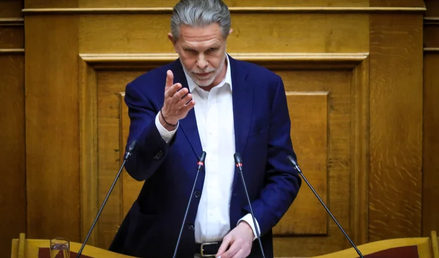 Σε άλλη γραμμή ο Γερουλάνος: «Στην δημοκρατία δεν υπάρχουν αδιέξοδα, για αυτό κάνουμε εκλογές. Όσο συντομότερα τόσο το καλύτερο»