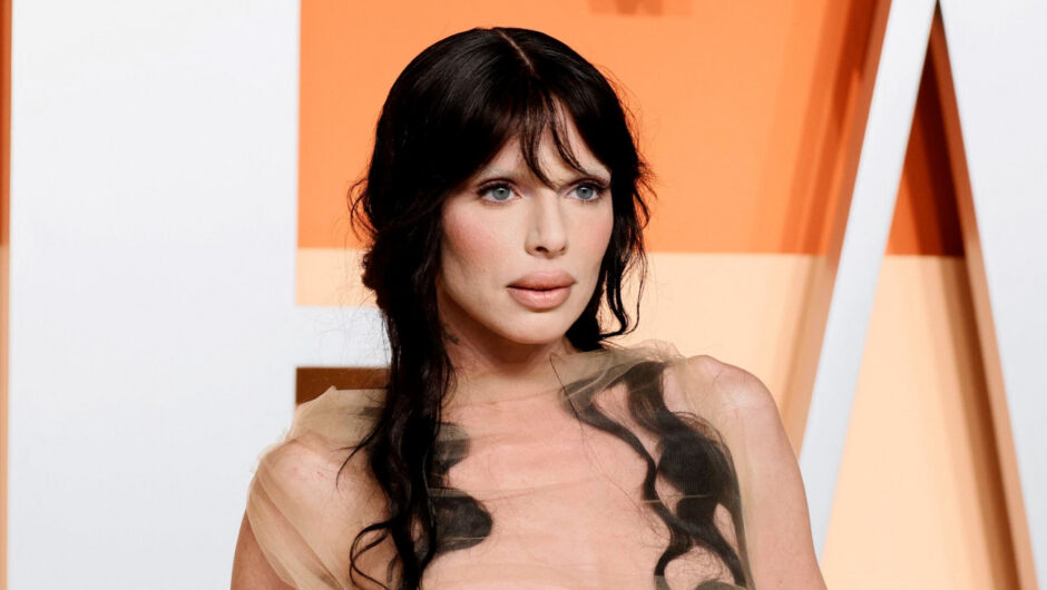 Η Τζούλια Φοξ εμφανίστηκε στο πάρτυ των Όσκαρ σαν γυμνή «Αφροδίτη» του Μποτιτσέλι