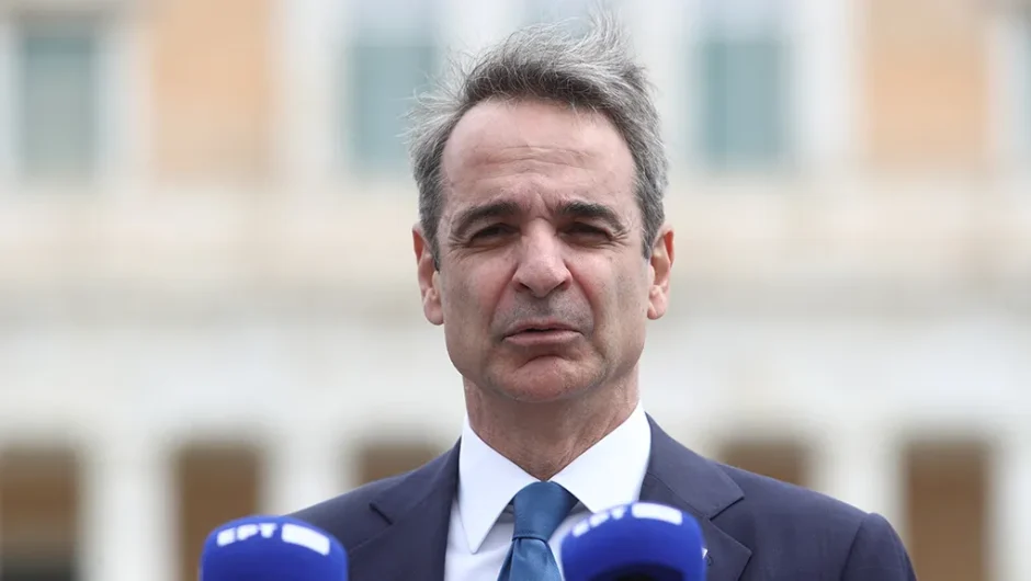 Η απελπισμένη προσπάθεια του Μαξίμου