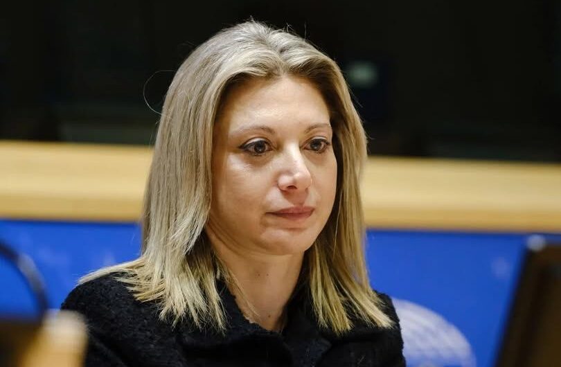 Γράμμα στην Καρυστιανού