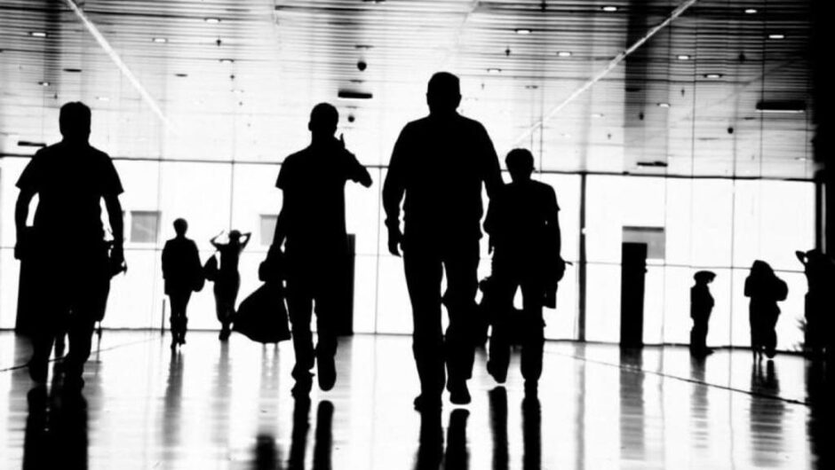 Μισθοί: Χάσμα μεταξύ δημόσιου και ιδιωτικού τομέα
