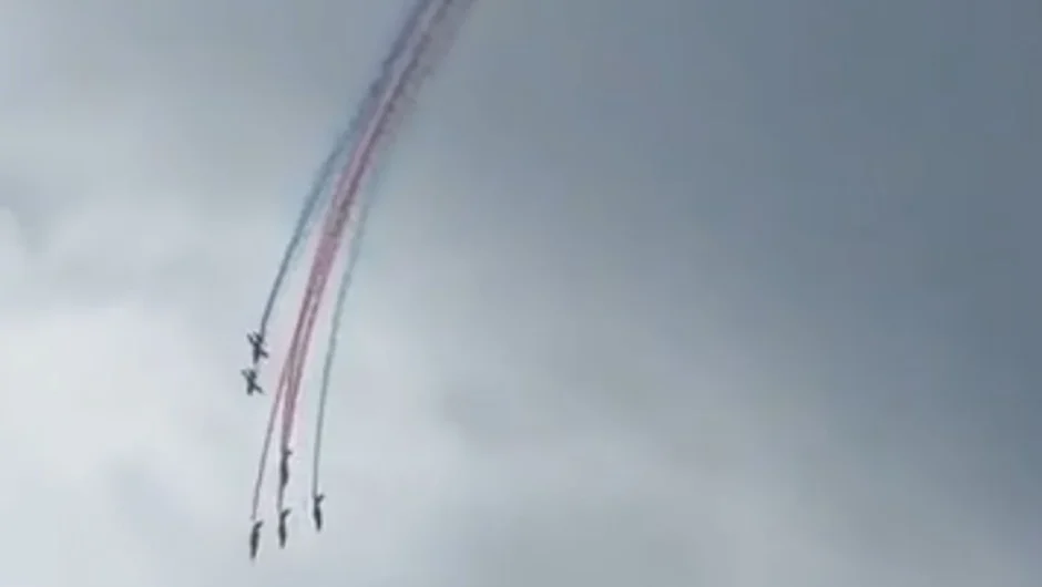 Συγκρούστηκαν στον αέρα αεροσκάφη ακροβατικών επιδείξεων στην ανατολική Γαλλία