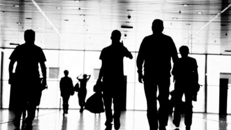 Συντάξεις: Μεταβατική περίοδος για την αύξηση ορίων ηλικίας από το 2027