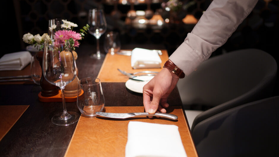 7 κανόνες συμπεριφοράς σε εστιατόριο και η εξήγησή τους