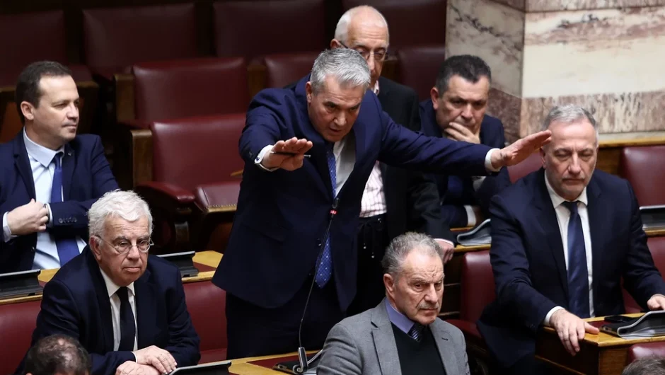 Οι εξηγήσεις Κυριαζίδη μετά την επίθεση σε Κωνσταντοπούλου και το βλέμμα αποδοκιμασίας της Κεραμέως – Το παρασκήνιο της διαγραφής