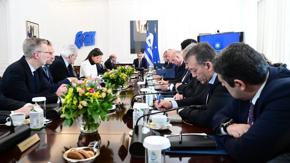 Πώς αντιδρά η κυβέρνηση στις μαζικές συγκεντρώσεις – Η δέσμευση του πρωθυπουργού