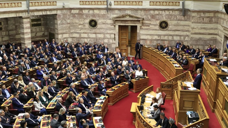 Απορρίφθηκε με 157 «κατά» η πρόταση δυσπιστίας στην κυβέρνηση –  «Υπέρ» 136, κανένα «παρών»