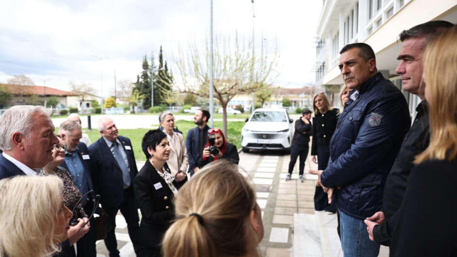 Επίσκεψη Γερμανών βουλευτών στην Περιφέρεια Θεσσαλίας – Ενημερώθηκαν για γεωργικές καλλιέργειες και επιπτώσεις ζημιών από τον Daniel (φωτ.)