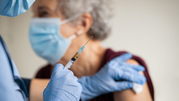 Το εμβόλιο για τον έρπητα ζωστήρα βρέθηκε να μειώνει τον κίνδυνο άνοιας