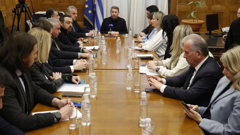 Αντεπίθεση ή εσωστρέφεια;