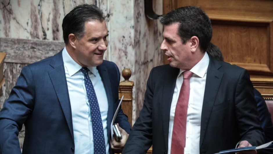Ο Καιρίδης αλλάζει στρατόπεδο και χτυπάει Άδωνη: Χρειάζονται αυξήσεις και οι υγειονομικοί (Video)
