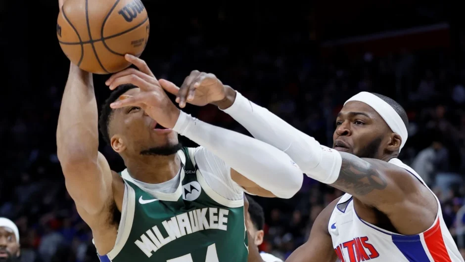 O Αντετοκούνμπο οδηγεί τους Μπακς στα playoffs με triple double – Νίκη επί των Πίστονς με 125-119 και πέμπτη θέση