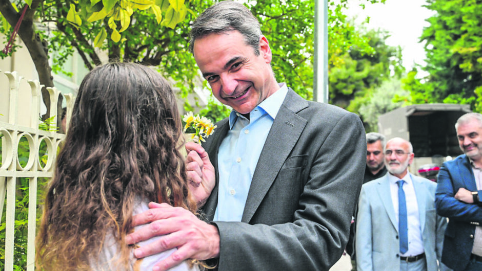 «Γαλάζιες» δελφινομαχίες με την Ομάδα Αλήθειας: Μαίνεται ο πόλεμος συσχετισμών για την επόμενη μέρα στη ΝΔ