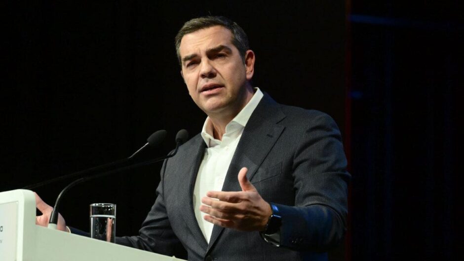 Παρακαλούν τον Τσίπρα να επιστρέψει, αναβάλλονται οι περιφερειακές συνδιασκέψεις στο ΠΑΣΟΚ, άρωμα Εμιράτων στο Μαξίμου