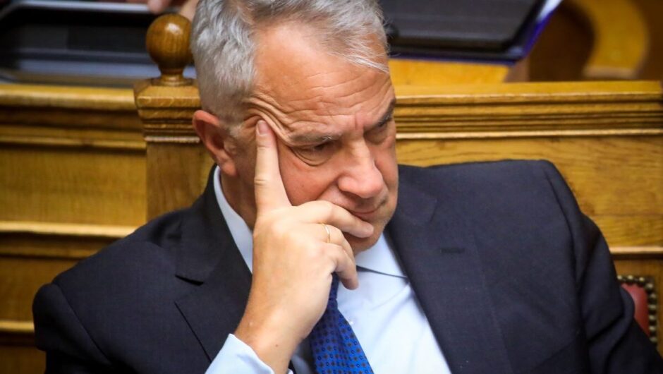 Μάκης Βορίδης: Τρύπες