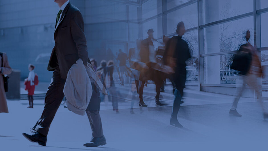 Αγορά εργασίας: Μειώνονται οι 30ρηδες, αυξάνονται οι 65ρηδες