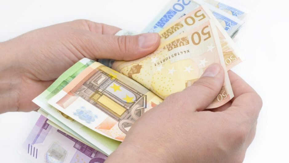 Eurostat: Μισθοί πείνας για το 25% των γυναικών και το 43% των νέων στην Ελλάδα