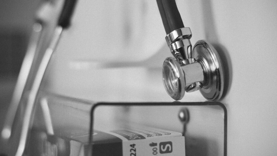 Γιατροί και νοσοκόμες στα όρια της εξάντλησης