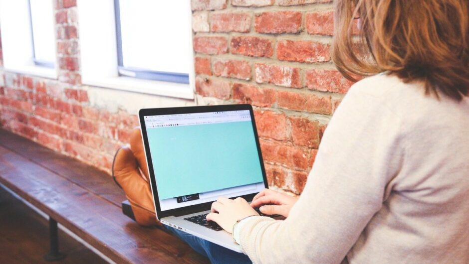 Τι αγόρασαν οι Έλληνες μέσω του διαδικτύου στη διάρκεια του 2024