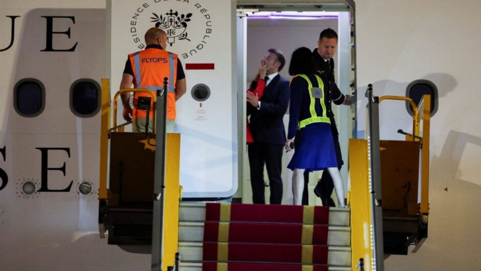 Μακρόν για το χαστούκι: «Εμείς αστειευόμασταν και έγινε γεωπλανητική καταστροφή»