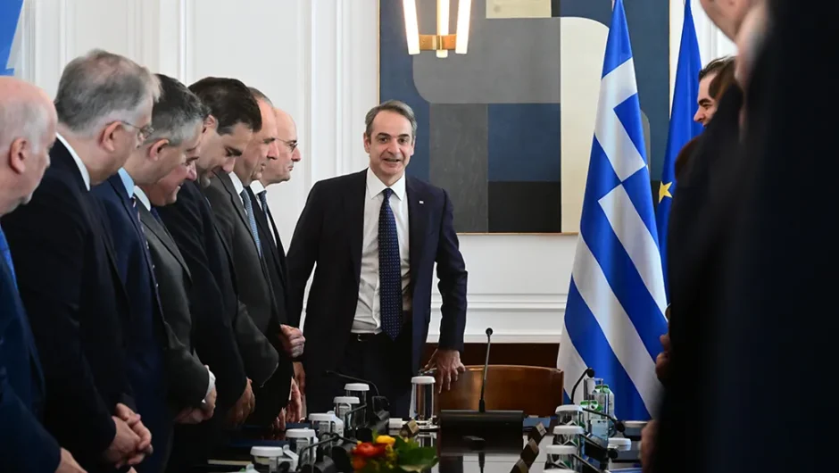 Ο χυδαίος λαϊκισμός της Δεξιάς