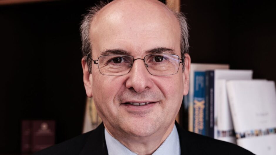 Χατζηδάκης: Αυτοί είναι οι 5 άξονες πρωτοβουλιών για την οδική ασφάλεια-Τι είπε για τον νέο ΚΟΚ