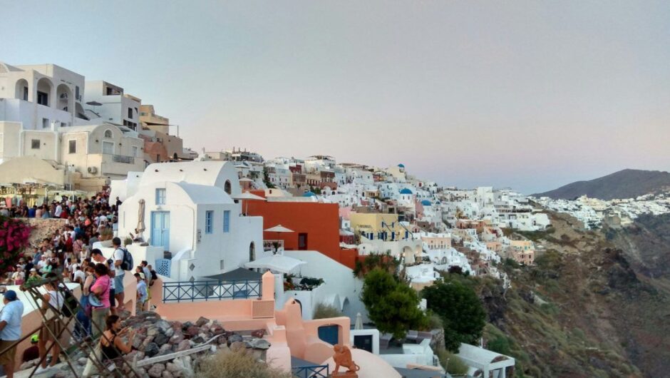 Η τουριστική έκρηξη πνίγει τα νησιά – «Ως εδώ» λένε οι κάτοικοι στον μαζικό τουρισμό