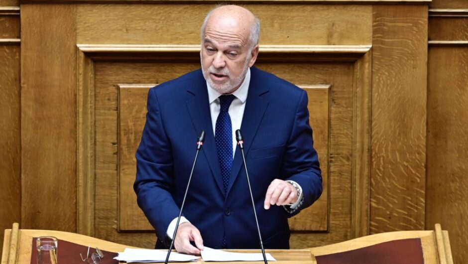Άφησαν ανοιχτό το παράθυρο για μαύρο πολιτικό χρήμα