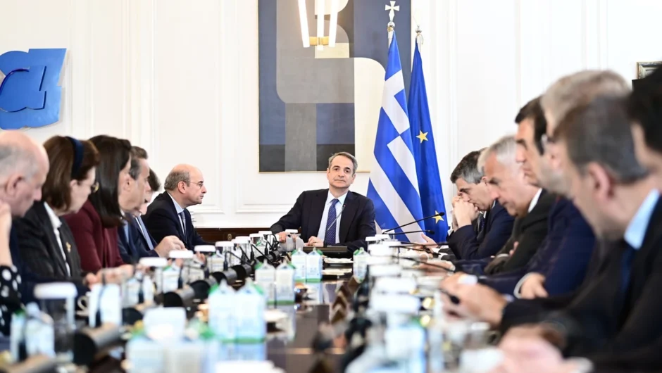 Διαξιφισμοί κυβέρνησης και αντιπολίτευσης σε πολλά μέτωπα – Αντιπαράθεση για Γάζα, ελληνοτουρκικά και ΟΠΕΚΕΠΕ