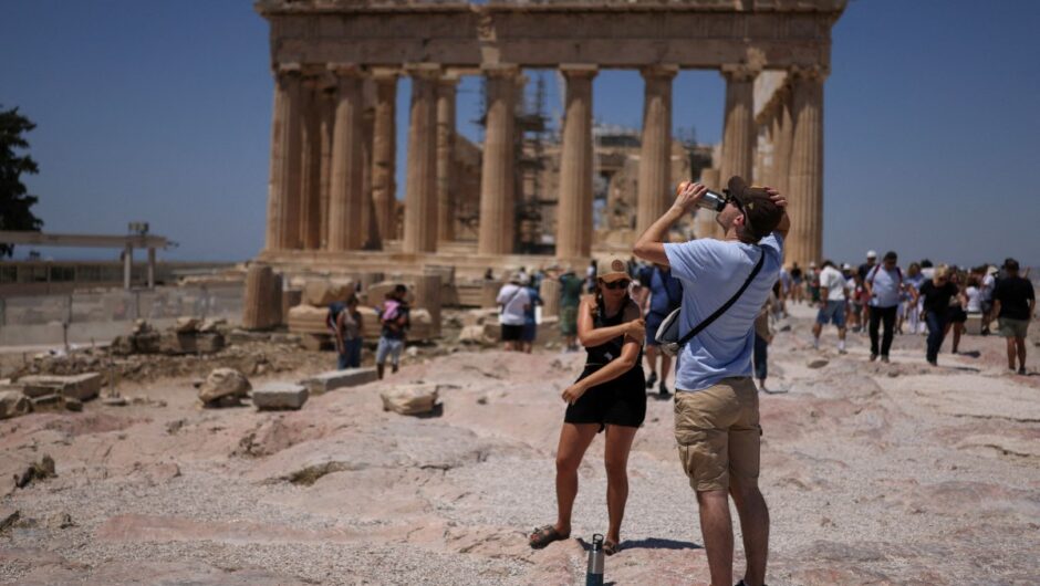 Εγχειρίδιο επιβίωσης από τον καύσωνα – Κόλπα για να παραμείνετε δροσεροί και το σπίτι σας άνετο