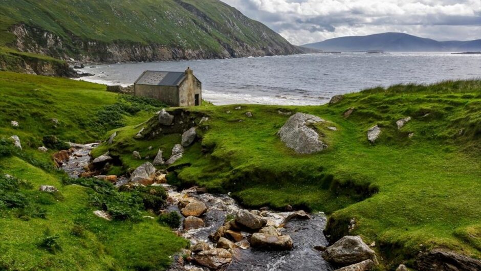 36 ώρες την εβδομάδα, 4000€ μισθός: Η χώρα με το ελκυστικό περιβάλλον για εργασία και διαβίωση έχει 2 αγκάθια