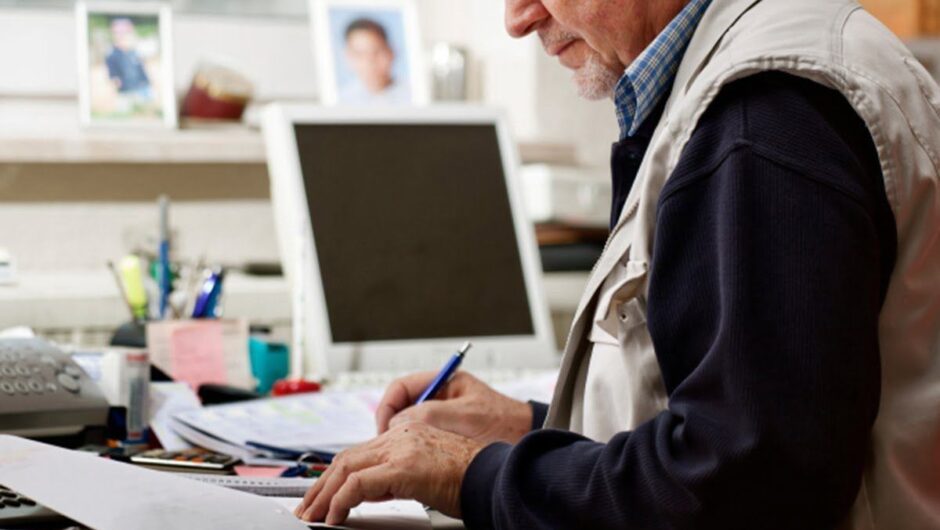 Συνταξιούχοι: Πόσοι δουλεύουν μετά τη σύνταξη – Τι δείχνουν τα στοιχεία της Eurostat